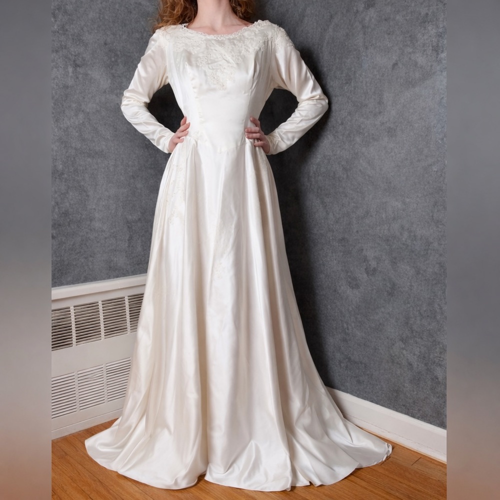 Vintage 1960s Ivory Satin Wedding Dress | Long Sleeve Bridal Gown | Size 0